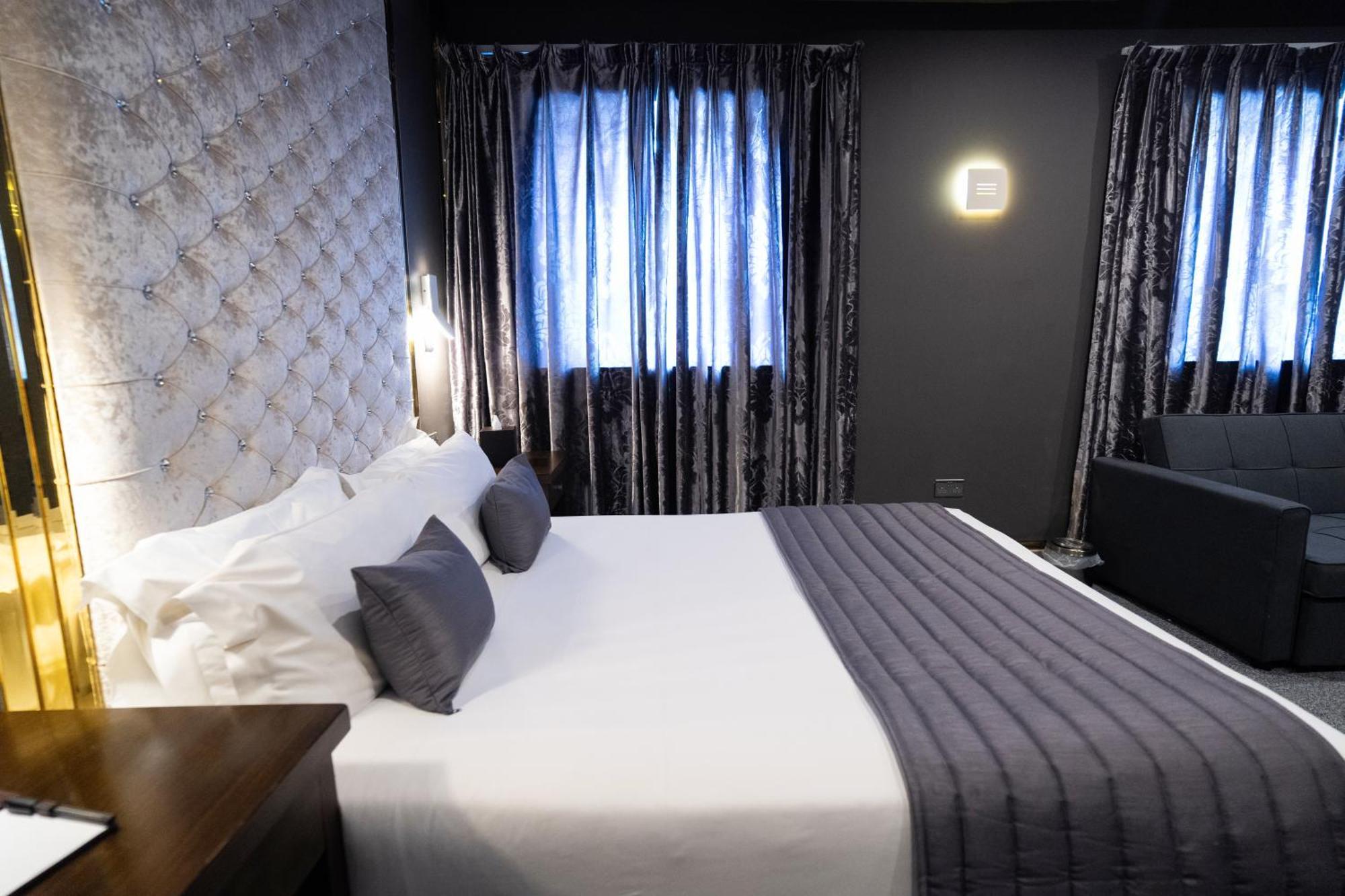 קרוידון Grand Sapphire Hotel & Banqueting מראה חיצוני תמונה