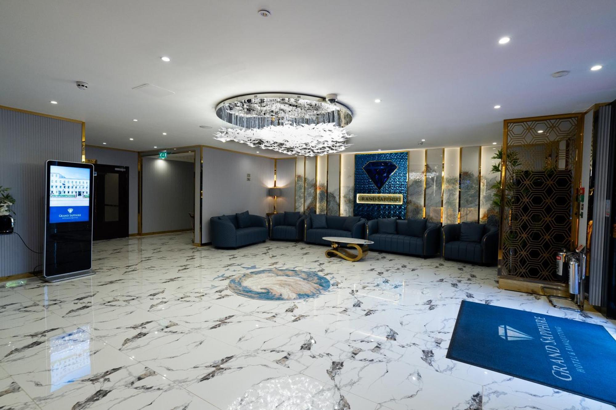קרוידון Grand Sapphire Hotel & Banqueting מראה חיצוני תמונה